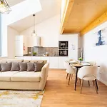 Charming Studio Alvares Fagundes By House And People *