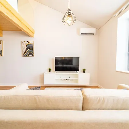 Charming Studio Alvares Fagundes By House And People *