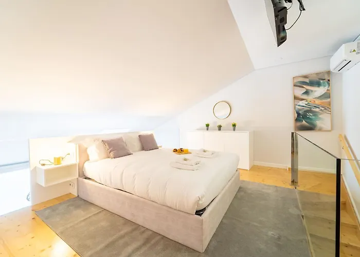 Charming Studio Alvares Fagundes By House And People